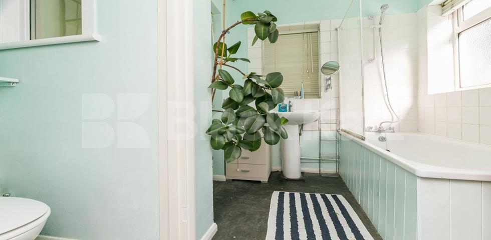 			LARGE 1 DOUBLE BEDROOM PROPERTY!, 1 Bedroom, 1 bath, 1 reception Flat			 Terront Road, HARRINGAY N4